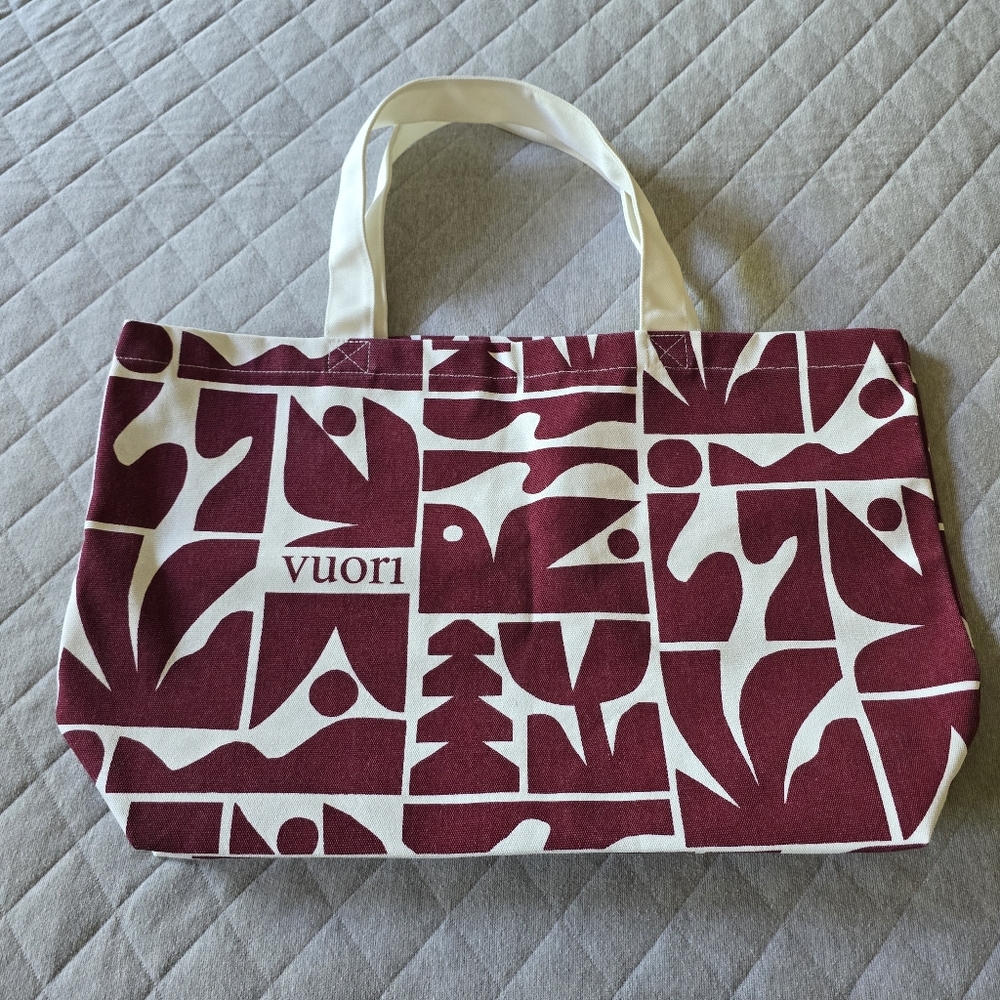 Vuori Holiday 2025 Strawberry Tote Bag Maroon and‎ white